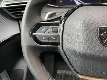 Photo 24 Peugeot 208 II Hybrid 100 e-DCS6 Allure