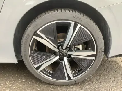 Photo 8 Peugeot 308 BlueHDi 130ch S&S EAT8 GT