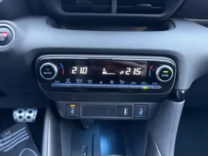 Photo 20 Toyota Yaris Hybride 116h GR SPORT