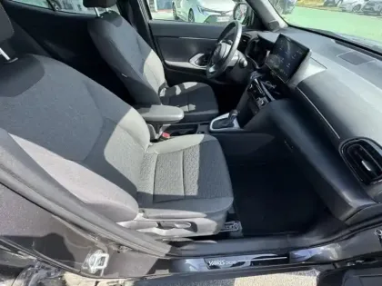 Photo 15 Toyota Yaris Hybride 1.5 HYBRID 116H DESIGN