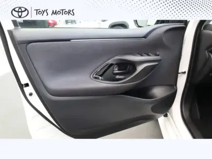 Photo 12 Toyota Yaris Hybride 116h Design MC24
