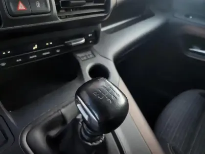 Photo 34 Peugeot Rifter BlueHDi 130 S&S GT