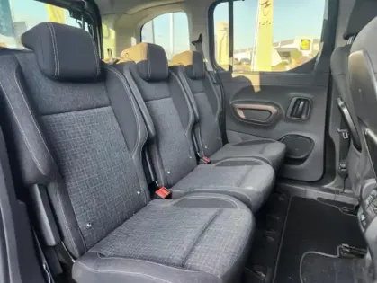 Photo 37 Peugeot Rifter BlueHDi 130 S&S GT