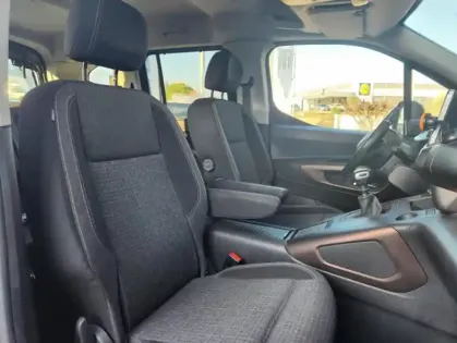 Photo 36 Peugeot Rifter BlueHDi 130 S&S GT