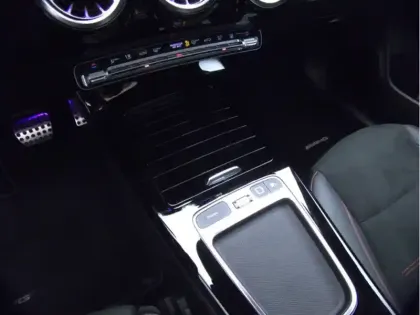 Photo 20 Mercedes CLA Coupé 250 e Hybrid EQ AMG Line