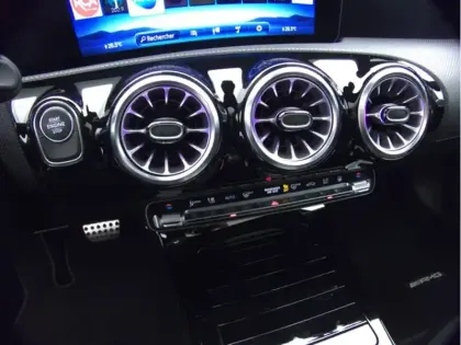 Photo 19 Mercedes CLA Coupé 250 e Hybrid EQ AMG Line