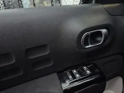 Photo 28 Citroën C3 III BlueHDi 100 S&S BVM Shine