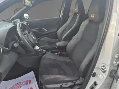 Photo 14 Toyota Yaris Hybride 1.5 HYBRID 116H GR SPORT