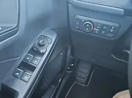 Photo 5 Ford Kuga 2.5 Duratec 190ch FHEV E85 ST-Line BVA