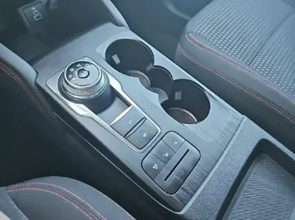 Photo 7 Ford Kuga 2.5 Duratec 190ch FHEV E85 ST-Line BVA