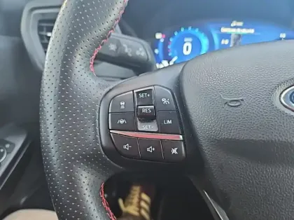 Photo 15 Ford Kuga 2.5 Duratec 190ch FHEV E85 ST-Line BVA