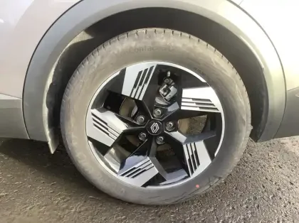 Photo 8 Renault Symbioz Nouveau E-Tech full hybrid 145 Techno