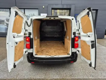 Photo 24 Citroën Jumpy III M BlueHDi 120 S&S BVM6 (300 Nm) Driver