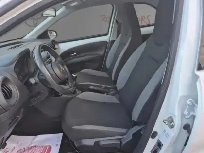 Photo 15 Toyota Aygo 1.0 VVT-i 72 Dynamic