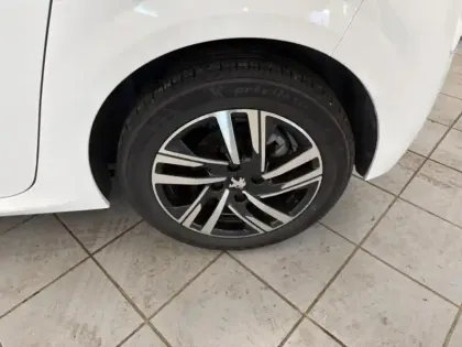 Photo 9 Peugeot 208  1.5 BlueHDi 100ch S&S Allure Pack