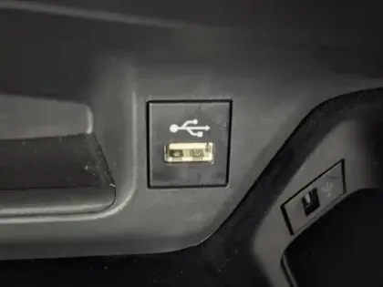 Photo 13 Toyota C-HR  2.0 Hybride 184ch Design Ultimate E-CVT