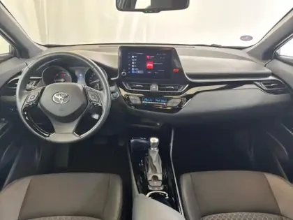 Photo 8 Toyota C-HR  2.0 Hybride 184ch Design Ultimate E-CVT