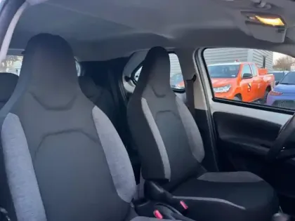 Photo 9 Toyota Aygo  X 1.0 VVT-i 72ch Dynamic S-CVT MY23