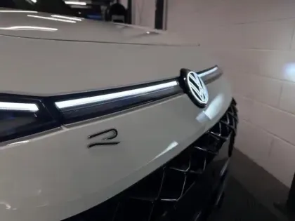 Photo 9 Volkswagen T-roc  1.5 eTSI 150ch R-Line DSG7