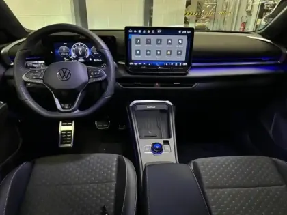 Photo 13 Volkswagen T-roc  1.5 eTSI 150ch R-Line DSG7