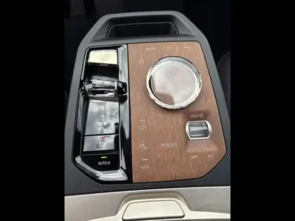 Photo 12 BMW Ix Gén. I (I20) Ph1 Limited Edition Pro 5