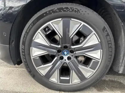 Photo 7 BMW Ix Gén. I (I20) Ph1 Limited Edition Pro 5