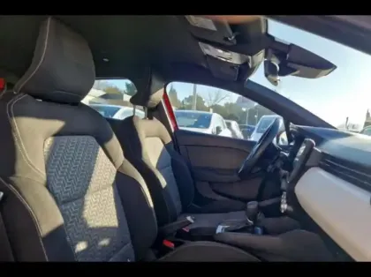 Photo 9 Renault Clio  1.6 E-Tech hybride 140ch Limited -21N