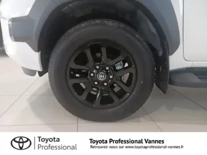 Photo 13 Toyota Hilux  2.4 D-4D 150ch X-Tra Cabine Invincible 4WD BVA MY25