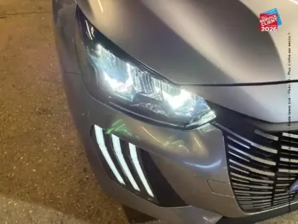 Photo 12 Peugeot 208  1.2 100ch S&S Allure