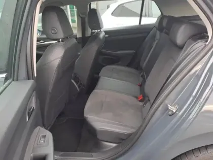 Photo 8 Volkswagen Golf  1.5 eTSI OPF 150ch Style DSG7