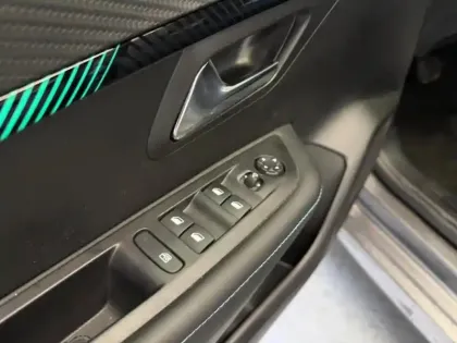 Photo 11 Peugeot 208  1.2 PureTech 100ch S&S Allure EAT8