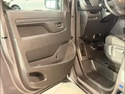 Photo 9 Peugeot Expert  Fg M 2.0 BlueHDi 180ch S&S EAT8