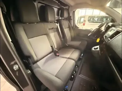 Photo 13 Peugeot Expert  Fg M 2.0 BlueHDi 180ch S&S EAT8