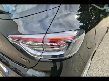 Photo 13 Renault Clio  1.6 E-Tech 145ch full hybrid Evolution - 24