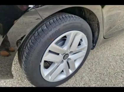 Photo 12 Renault Clio  1.6 E-Tech 145ch full hybrid Evolution - 24