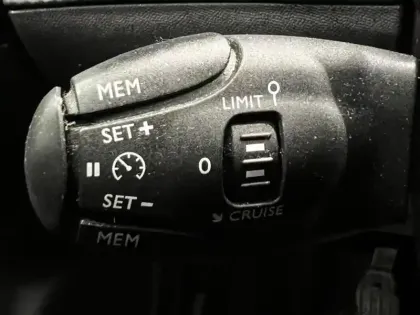 Photo 11 Peugeot 2008  1.2 PureTech 100ch S&S Active Business