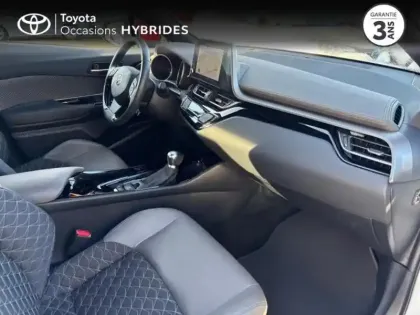 Photo 5 Toyota C-HR  122h Distinctive 2WD E-CVT MY22