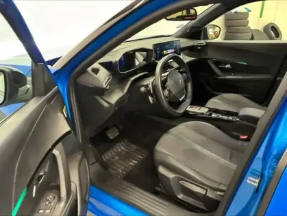 Photo 13 Peugeot 2008  1.2 PureTech 130ch S&S Active Pack EAT8