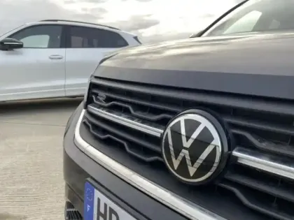 Photo 9 Volkswagen T-cross  1.0 TSI 116ch R-Line Edition DSG7