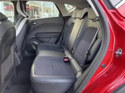 Photo 10 Renault Captur  1.6 E-Tech hybride 145ch Intens -21