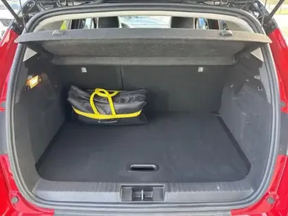 Photo 11 Renault Captur  1.6 E-Tech hybride 145ch Intens -21