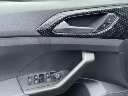 Photo 13 Volkswagen T-cross  1.0 TSI 110ch R-Line Tech DSG7