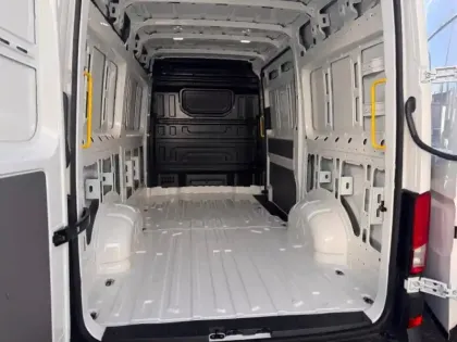 Photo 9 Volkswagen Crafter  Fg 35 L3H3 2.0 TDI 177ch Business Traction BVA8