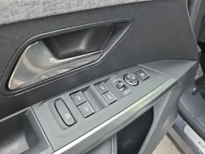 Photo 14 Peugeot 5008  Hybrid 136ch GT e-DCS6