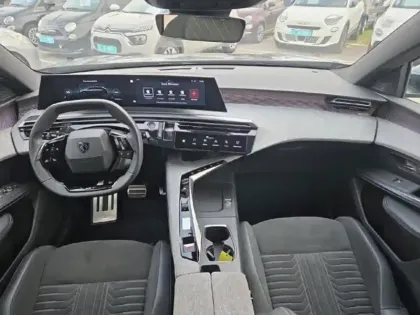 Photo 8 Peugeot 5008  Hybrid 136ch GT e-DCS6