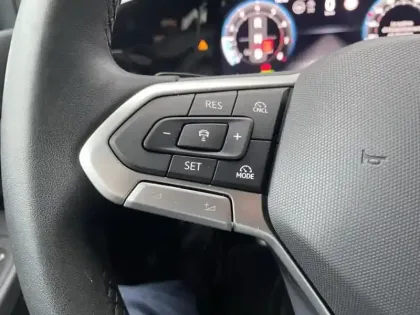 Photo 14 Volkswagen Golf  1.5 eTSI OPF 150ch Style DSG7