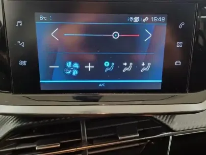 Photo 14 Peugeot 208  1.2 PureTech 75ch S&S Style