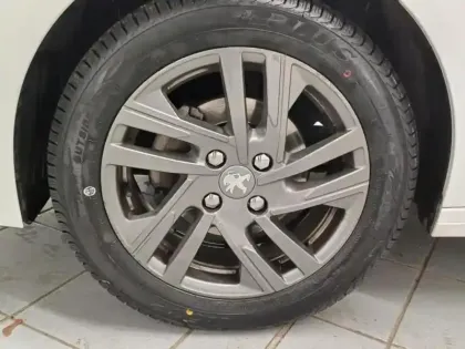 Photo 12 Peugeot 208  1.2 PureTech 75ch S&S Style