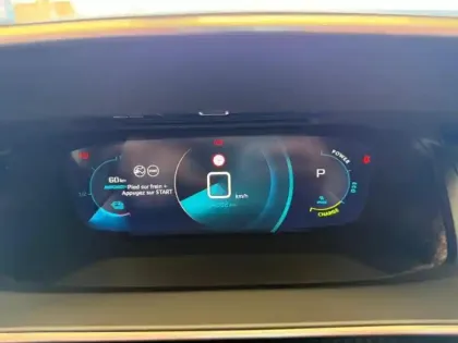 Photo 12 Peugeot 208  e- 136ch Allure