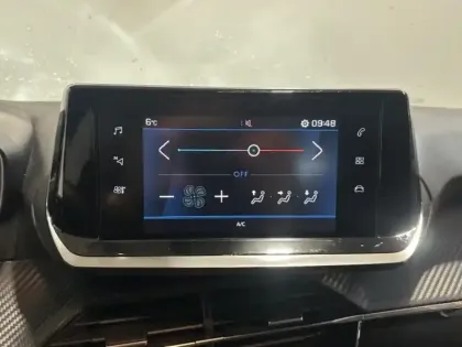 Photo 13 Peugeot 208  1.2 PureTech 100ch S&S Style 118g